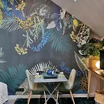 La Maison Saint Louis Apartment *